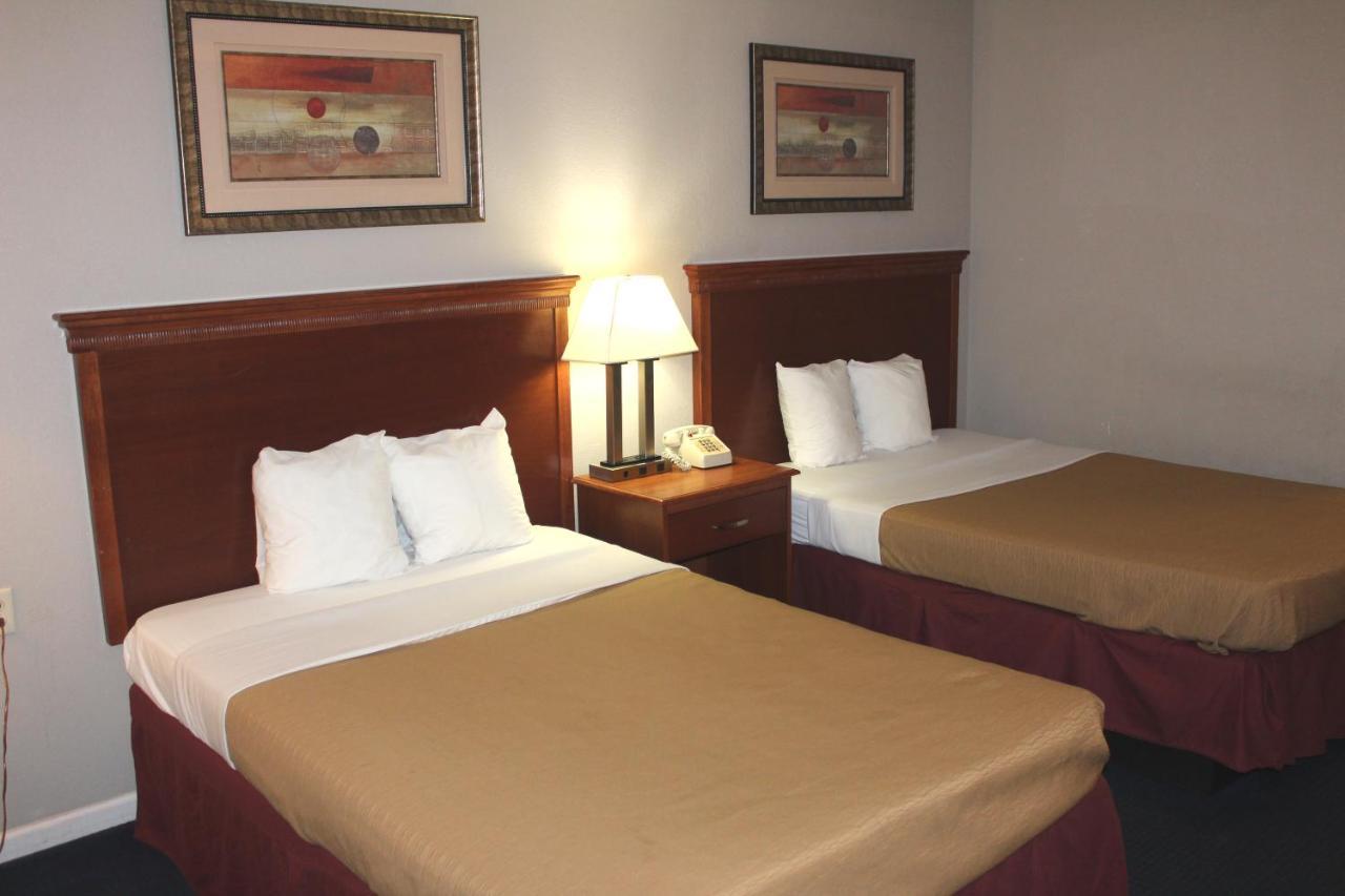 Interstate Motel Rensselaer エクステリア 写真