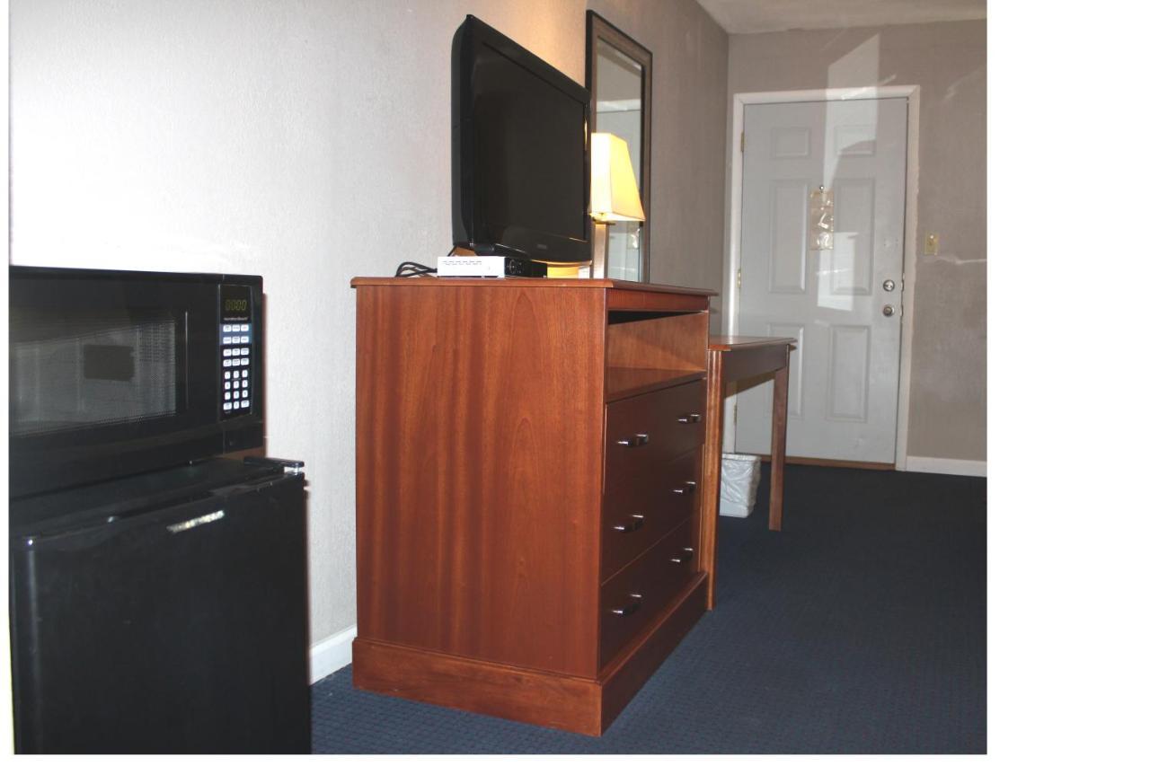 Interstate Motel Rensselaer エクステリア 写真
