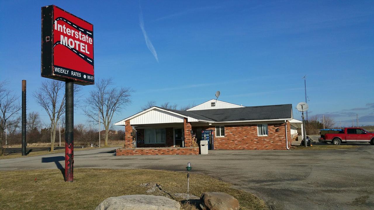 Interstate Motel Rensselaer エクステリア 写真